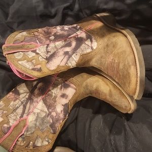 Womens size 7 ariat cowboy boots pink camo